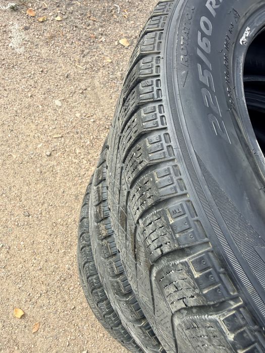 Продам зимние шины Pirelli 225/60 R18