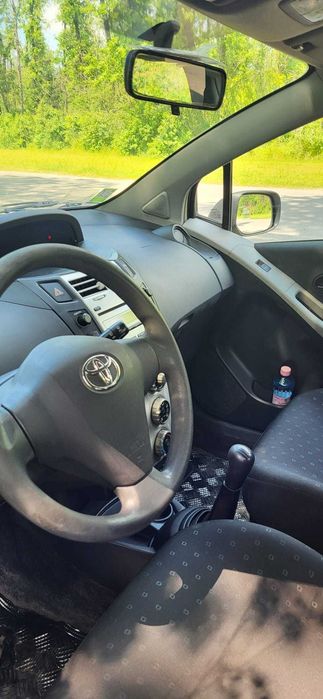 Toyota yaris de vanzarr