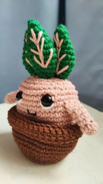 Мандрагора крючком в горшке ручной работы