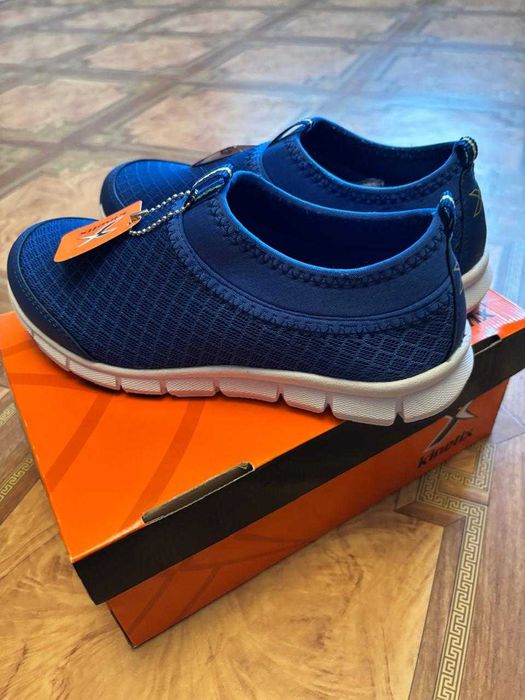 Спортивная обувь