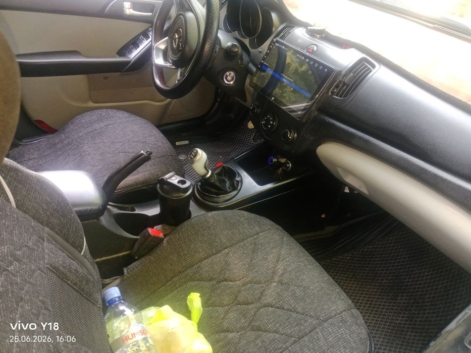 KIA FORTE 2009 matan 4 pakalena 1.6 mator 6 bosqichli mexanika karopka