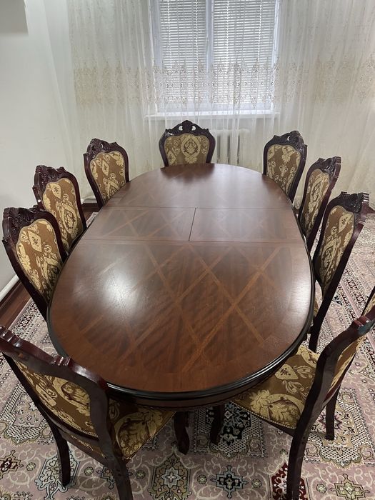 Продаётся классический мебельный гарнитур