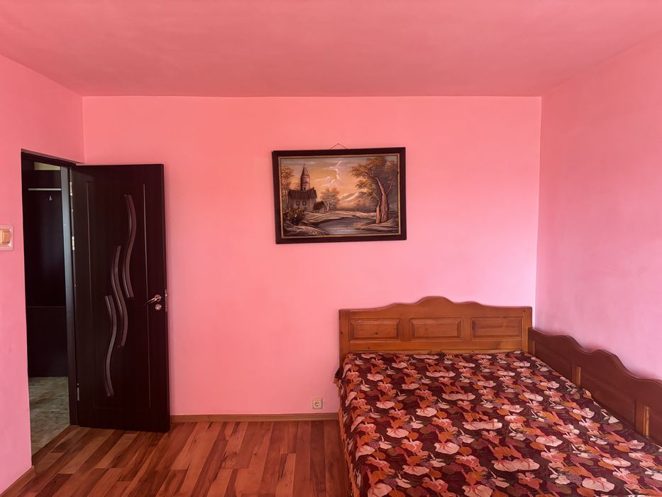 Închiriez apartament