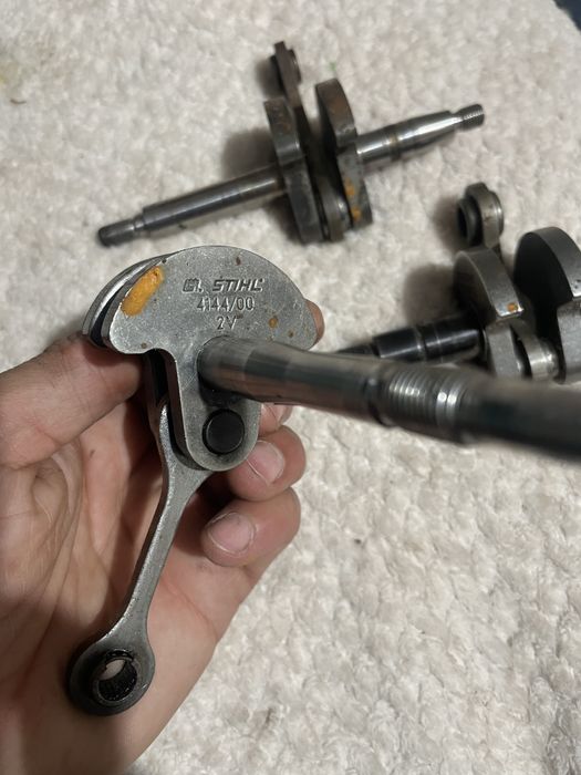 Abielaj motocoasa si drujba stihl