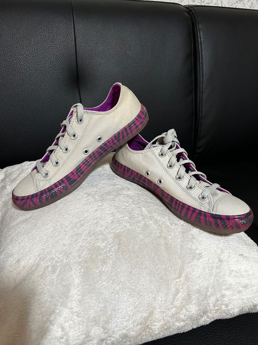 Converse animal print