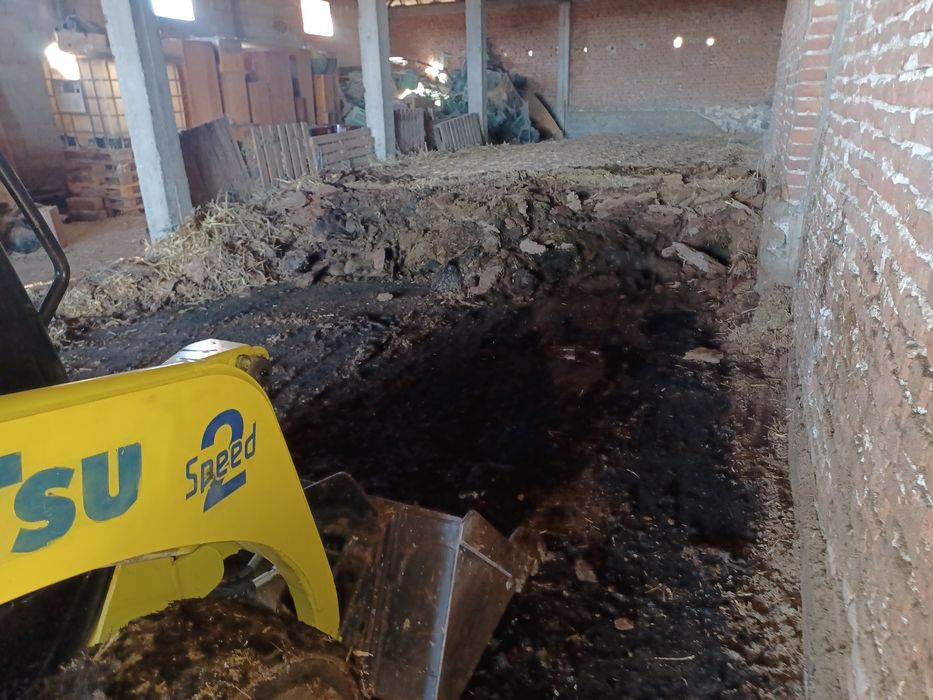 Услуги с бобкат ,валяк и самосвал