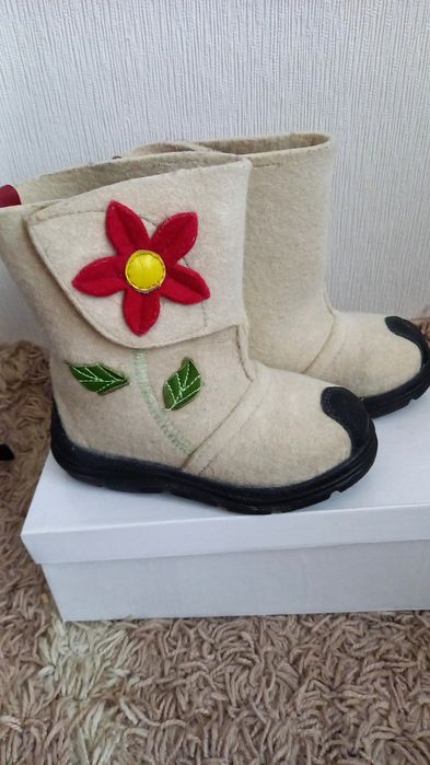Продам валенки на девочку