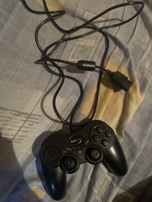 4 игри за playstation 2 +джойстик .