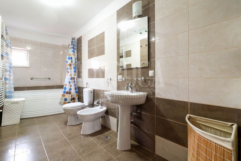 Apartament 4 camere de vanzare in Centru, Cluj Napoca