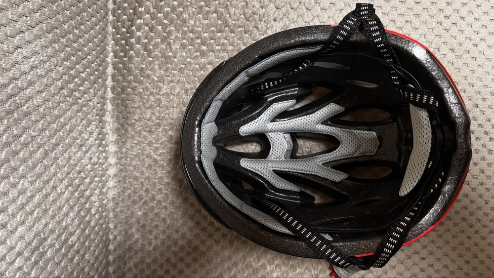 Casca ciclism rosu- negru