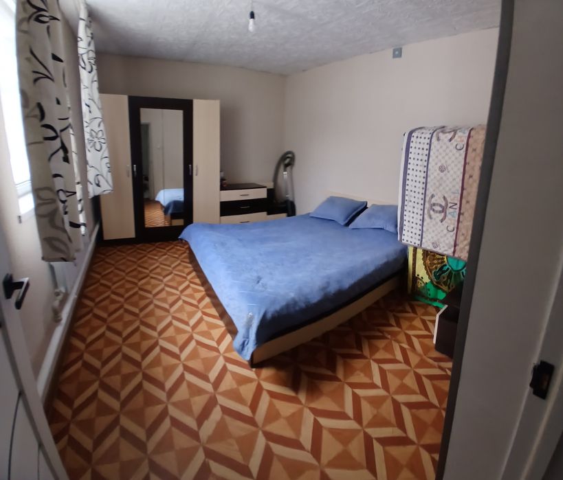 Продам дом + две времянки