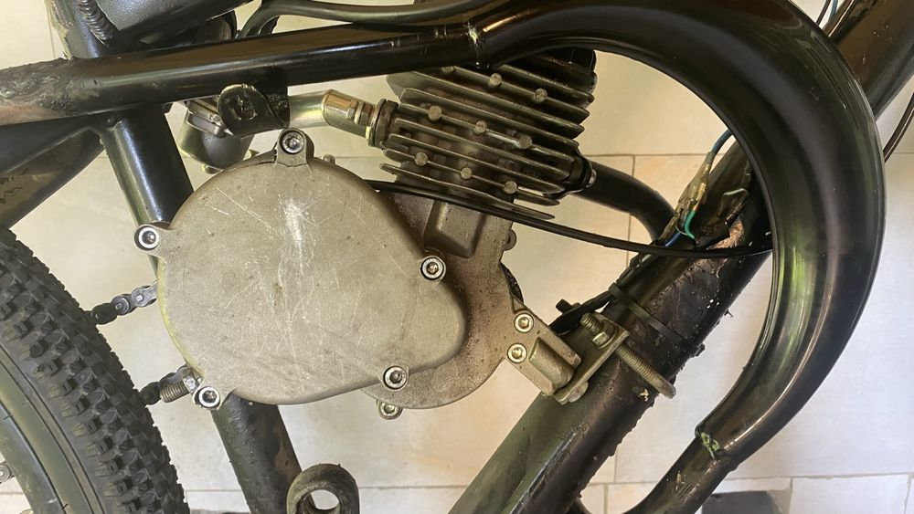 Vând / Schimb Bicicletă cu Motor 80cc 2T - Upgrade-uri + Toba Banana | 850 lei