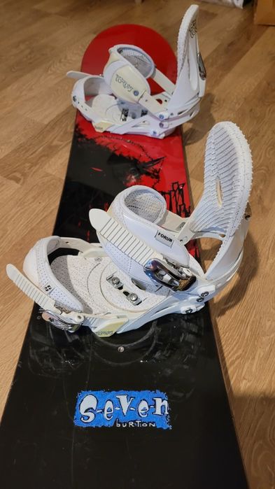 Placa snowboard BURTON 150 cu legături FORUM