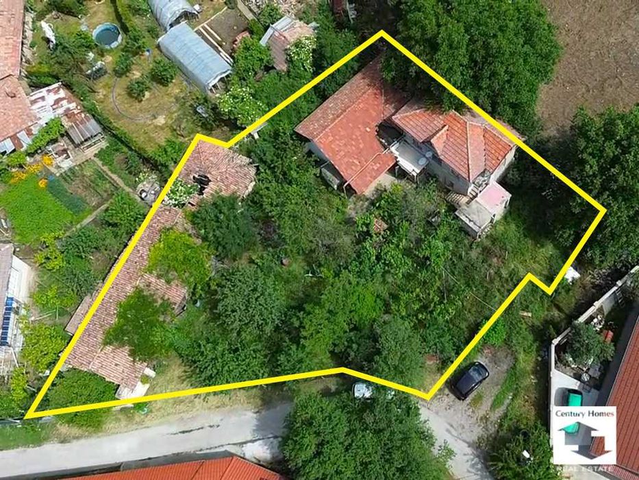 116268 ЕКСКЛУЗИВНО! Просторна къща с равен двор, кладенец и стопанска постройка в с. Беляковец