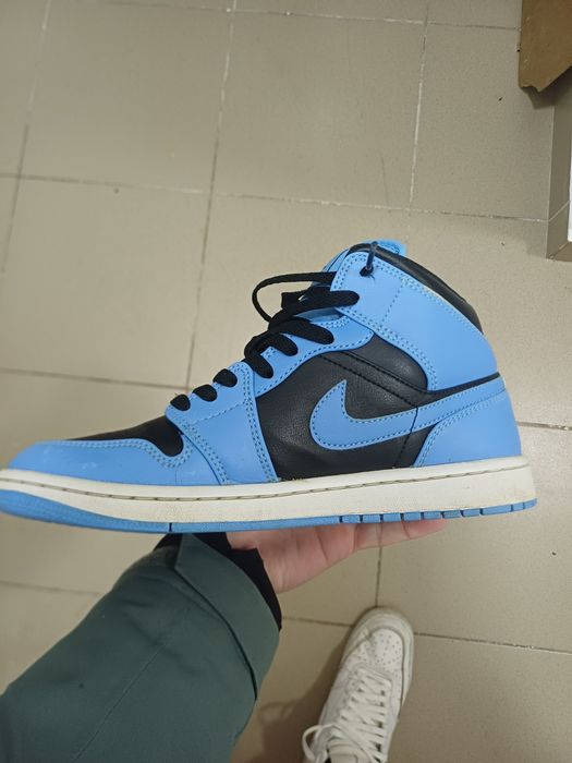 Air jordan 1 marimea 40.5 impecabili cu cutie.