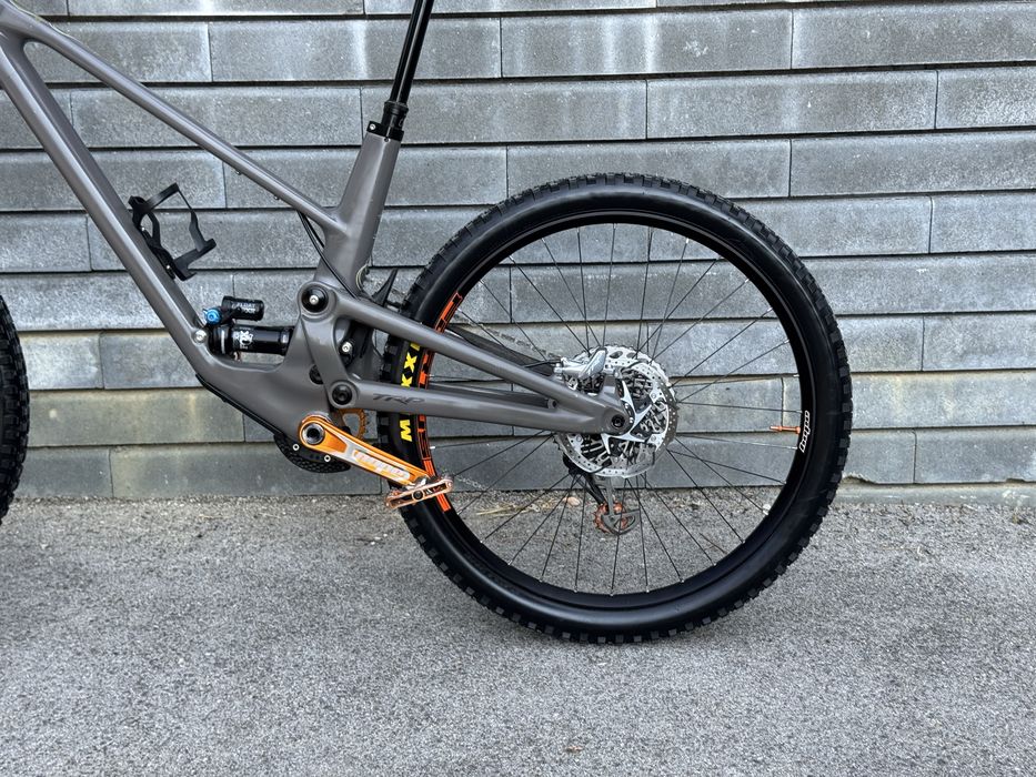 Карбонов планински велосипед FORBIDDEN DRUID CUSTOM BIKE(L размер)