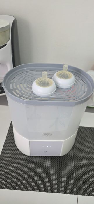 Sterilizator Chicco cu biberoane Philips Avent incluse