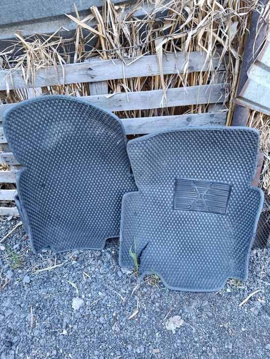 Продам полики на тойота 10