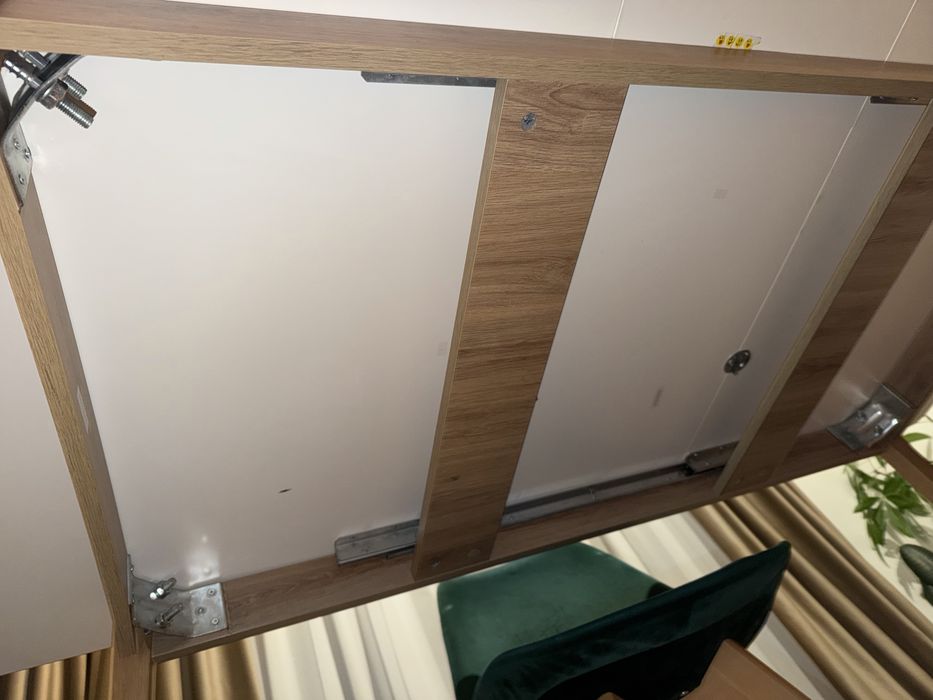 Vand masa extensibila 160-200 pe 90 cm. Alb cu picioare maro deschis