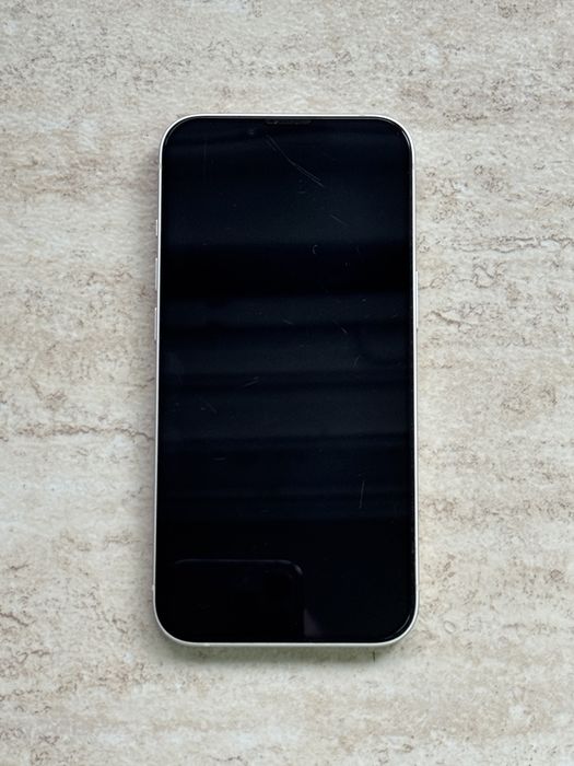 Apple iPhone 13 / 128GB / Starlight / 87% Батерия