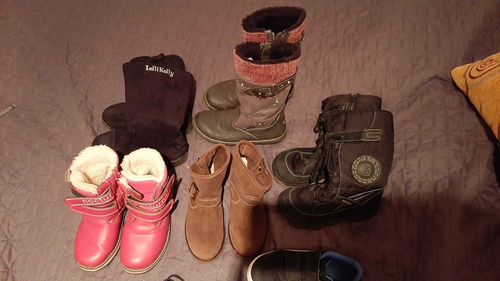 Vand adidași/ghete/cizme de fete (Puma,Nike,Adidas,Geox,etc)!