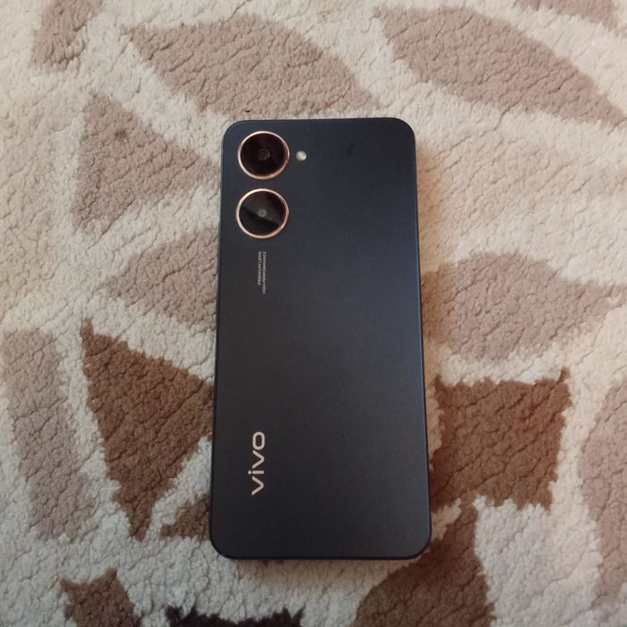 Vivo y03,б/у шный