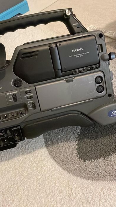 Sony   DSR    250
