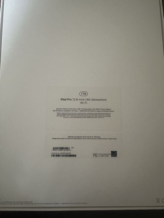 Ipad pro generatia 4  MEMORIE 1 TB/ magic keyboard/ apple pencil/cutii