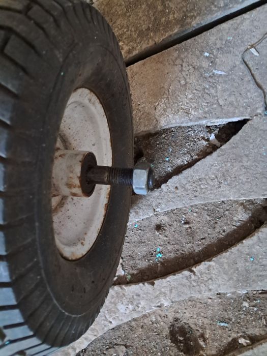 Колесо на тележку