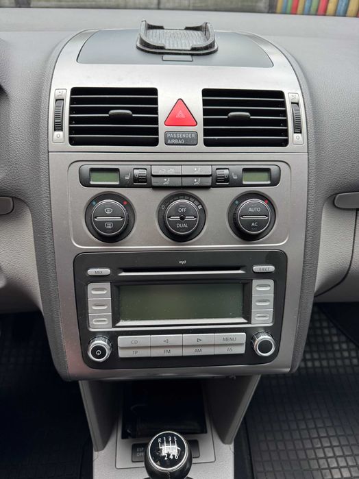 Vokswagen Touran 1.9 TDI (105 CP) - 7 locuri