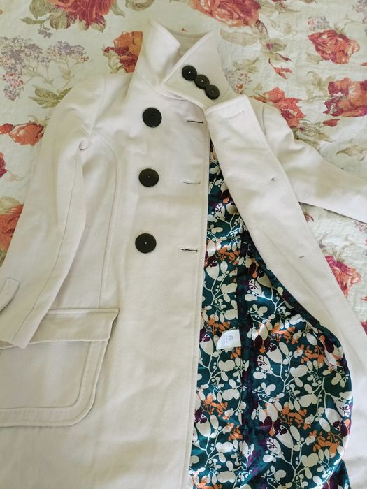 Прекрасно вталено дамско палто цвят шампанско  70 % вълна