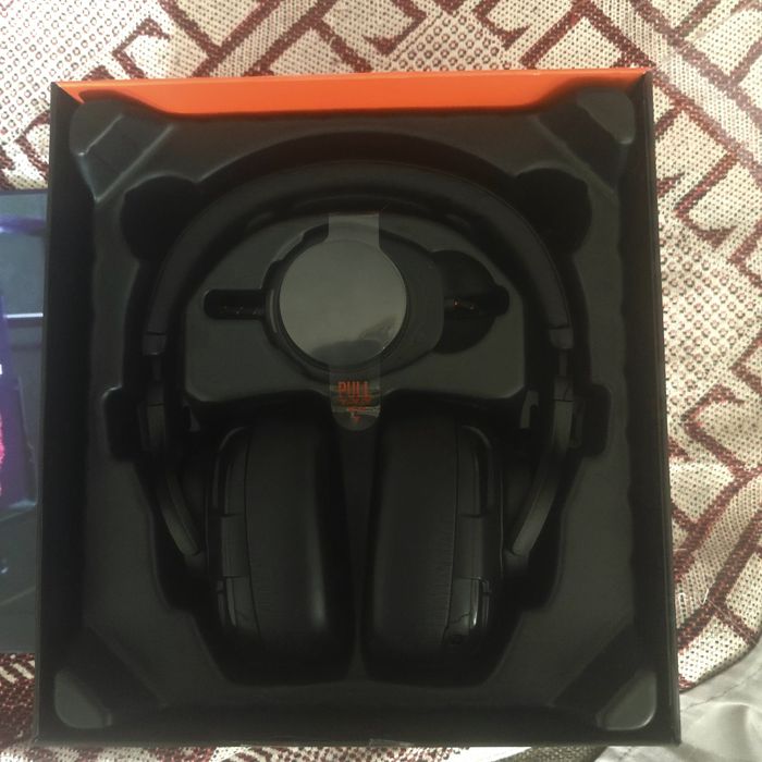 Наушники JBL Quantum One черный