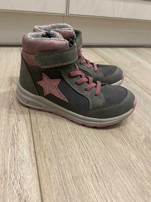 Новые детские кожаные демисезонные ботинки 28 размер из Европы