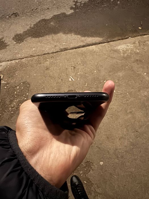 Iphone 11 128Gb qora