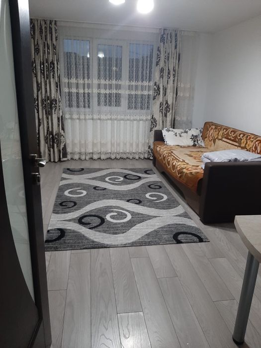 Inchiriez garsoniera la casa, intrare separata