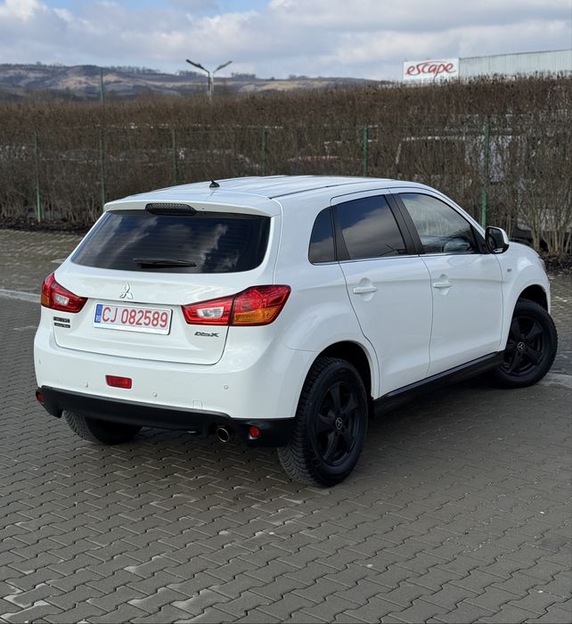 * Vând Mitsubishi ASX * 1.8 DI-D * 4x4 , 2x4  * Carte service* EURO 5*