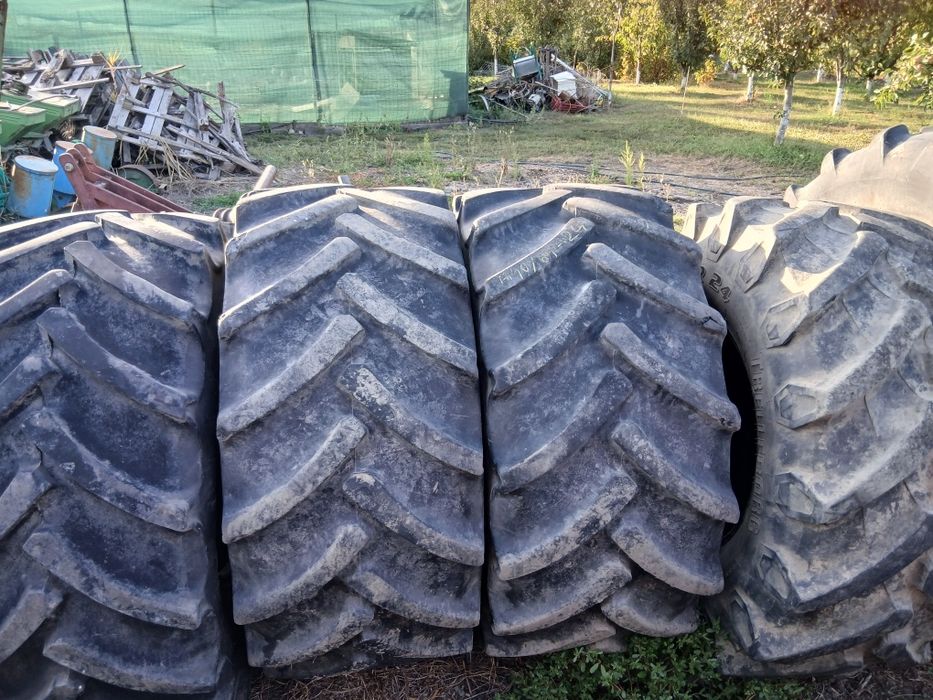 Vând cauciucuri mărimea 540/65R24