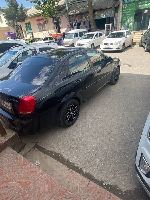 Lasetti sotiladi srochno