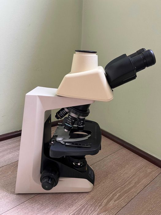 Microscop Nikon Eclipse E200 Trinocular