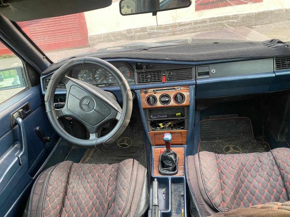 Продам мерс 190  ,1.8 объем