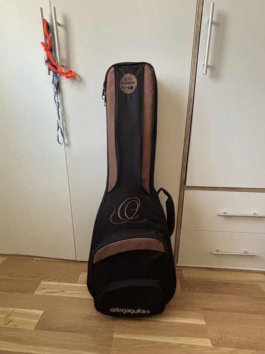 Китара Ortega R121 1/2 + подплатен оригинален калъф