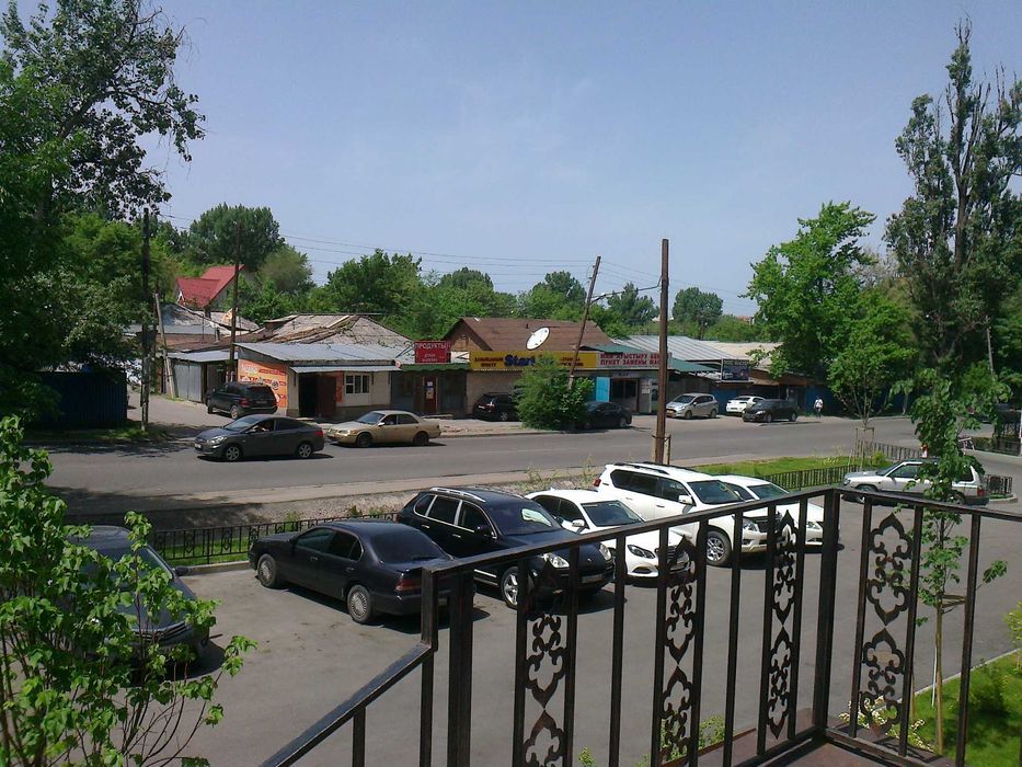 Под Магазин, офис продаж сдается 130 квм.