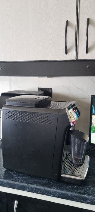 Expresor automat  cu rasnita Philips Latte Go 4300