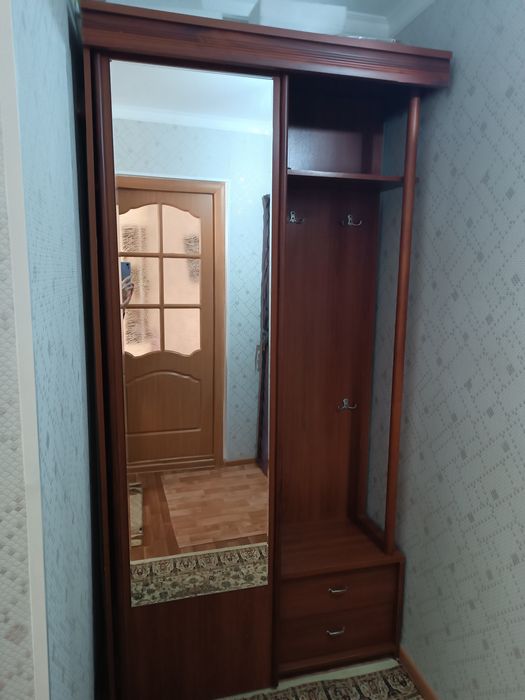 Продам шкаф в прихожую.