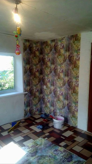 Наклеим обои недорого