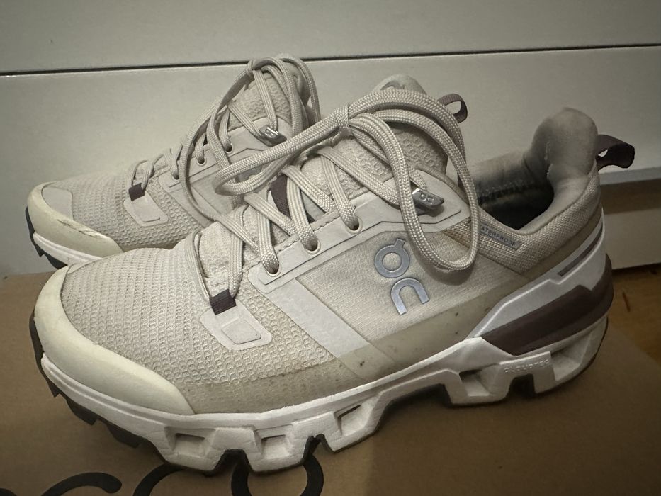 Продам кроссовки On Cloudwander Waterproof