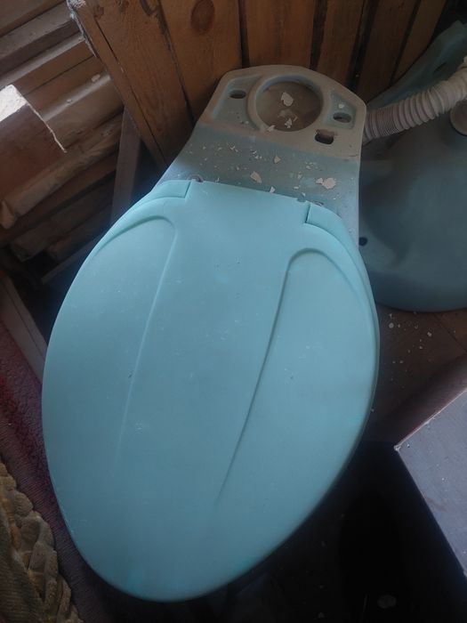 Продам унитаз в отличном состоянии