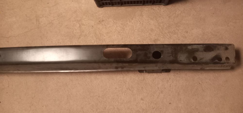 Усилитель заднего бампера