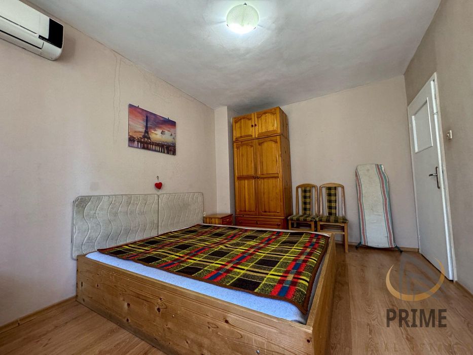 Център тристаен апартамент обзаведен