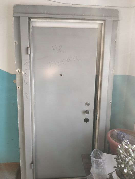 Продам входную дверь